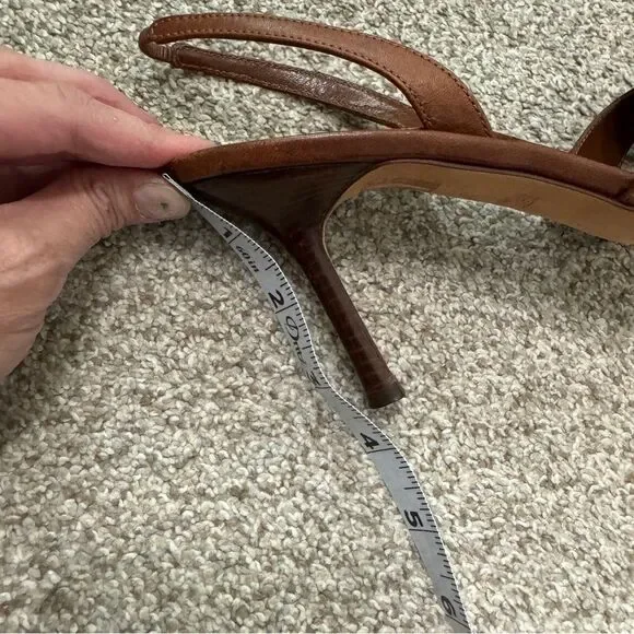 Oscar De La Renta leather heels - Picture 6 of 11